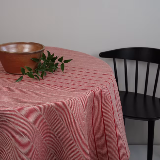 Gardet-duk-red-red-class-bols-linnevaveri-Titelbild