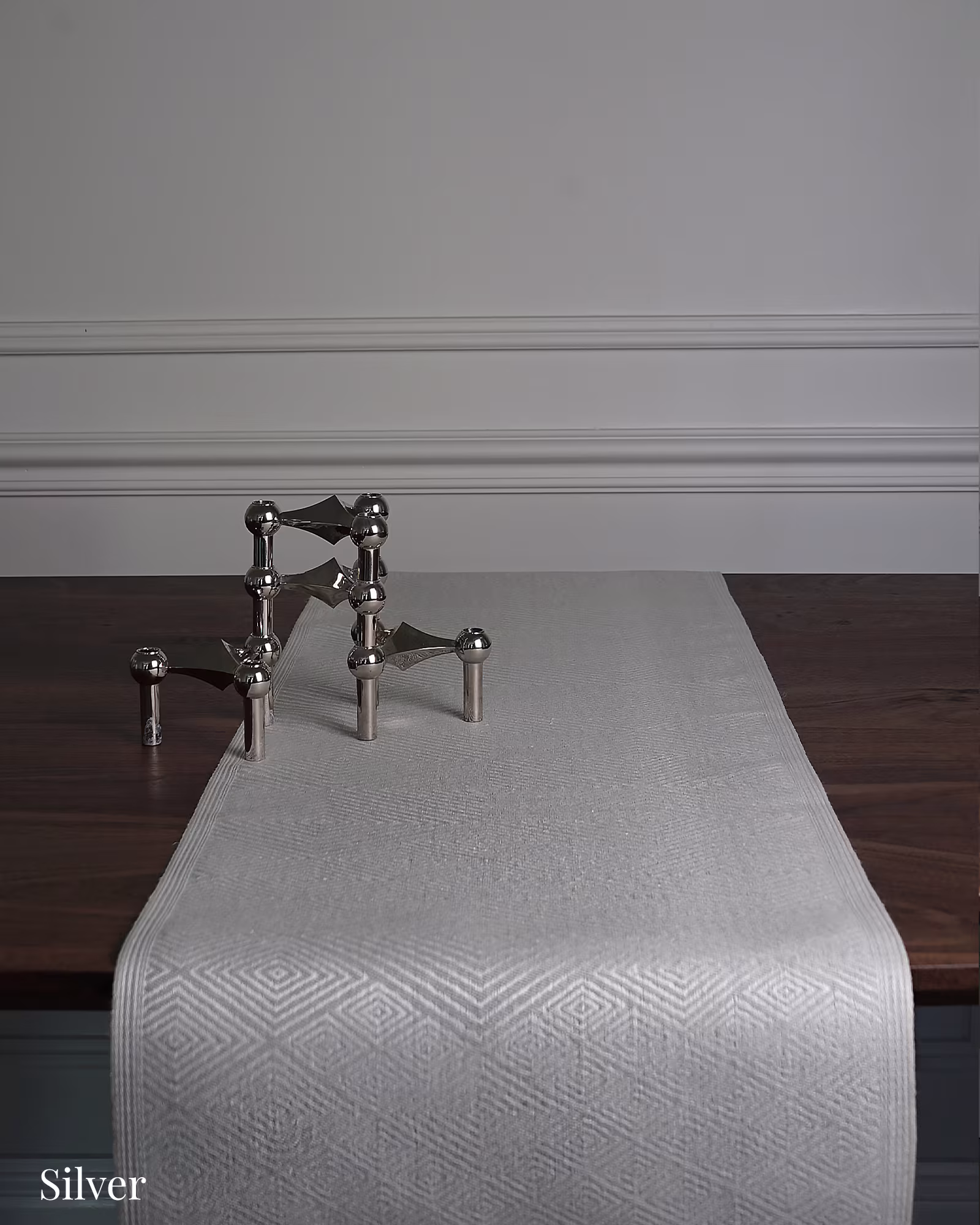 Gasoga-bordslopare-35cm-silver-klassbols-linnevaveri-produktbild