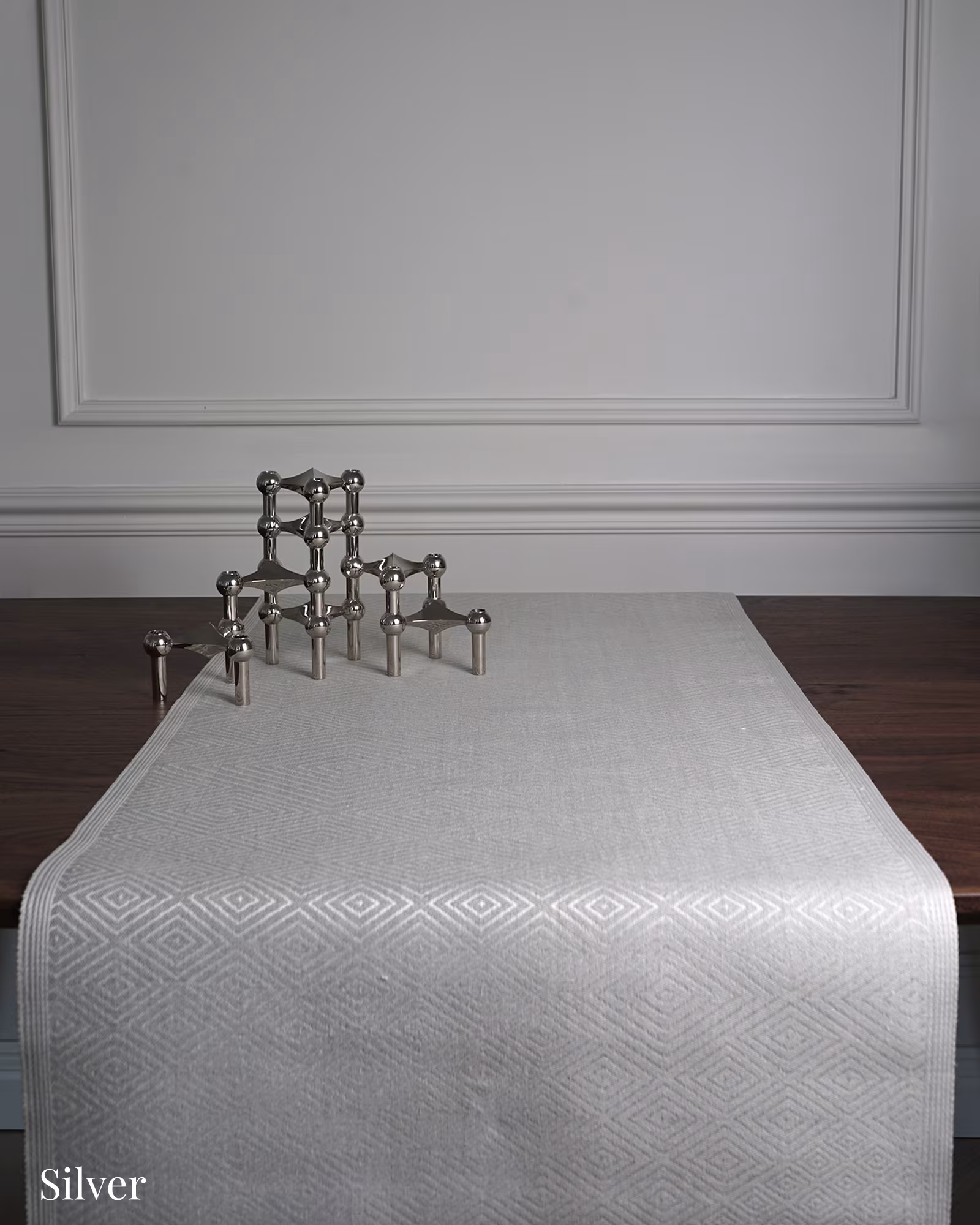 Gasoga-bordslopare-50cm-silver-klassbols-linnevaveri-produktbild