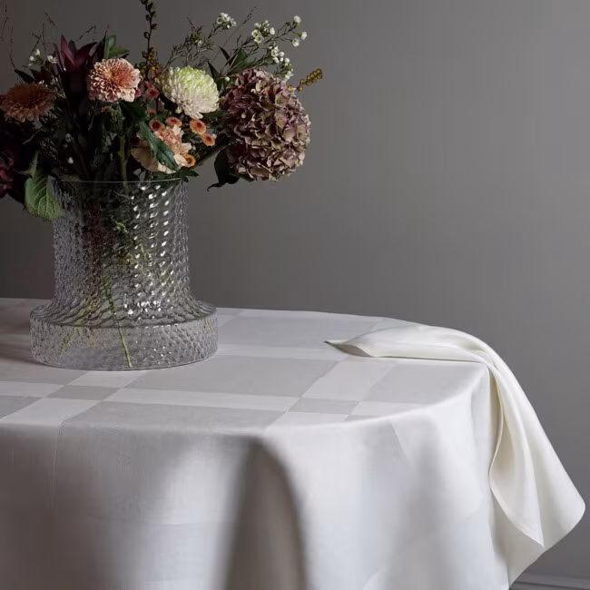 Nobel-tablecloth-white-cover-image-classball-linen-cover