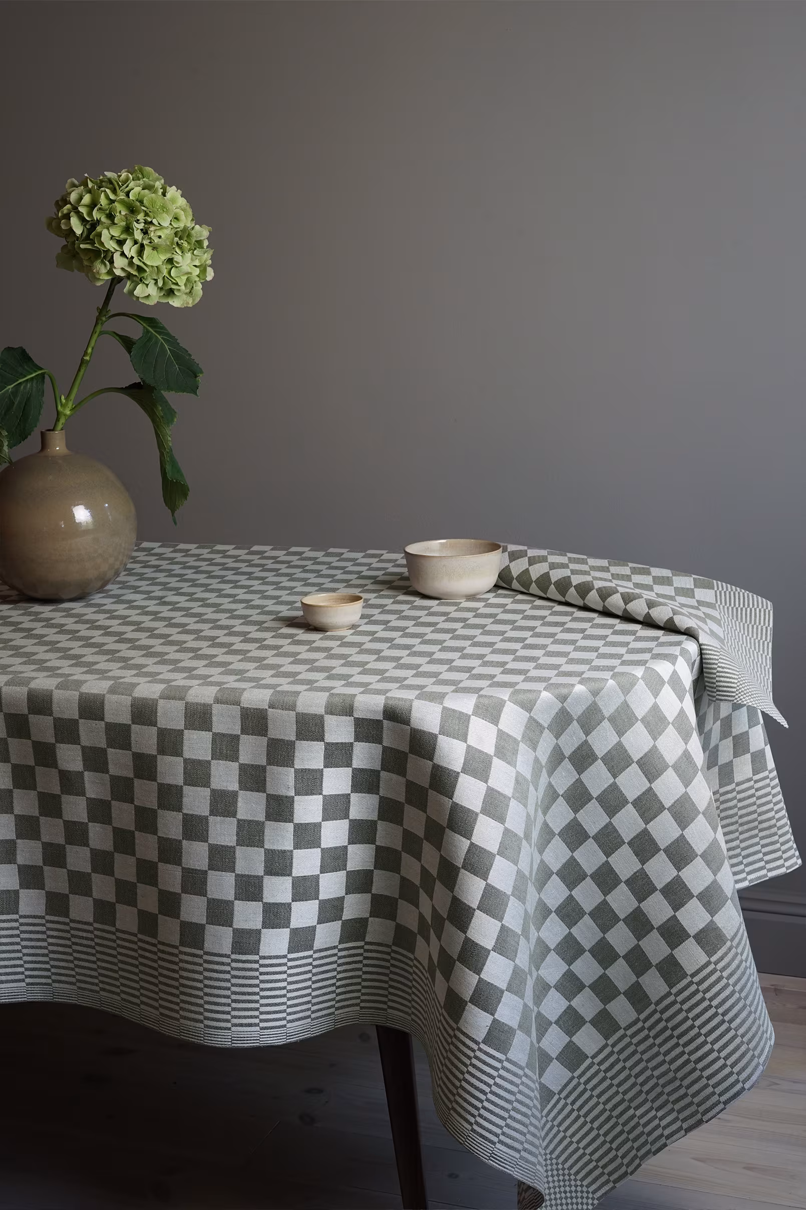 Schackrutan-cloth-moss-green-product-picture-class-ball-linen-cloth