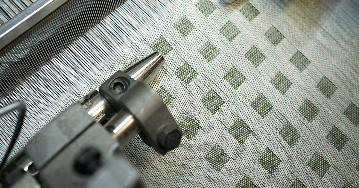 table runner-weaving-category image