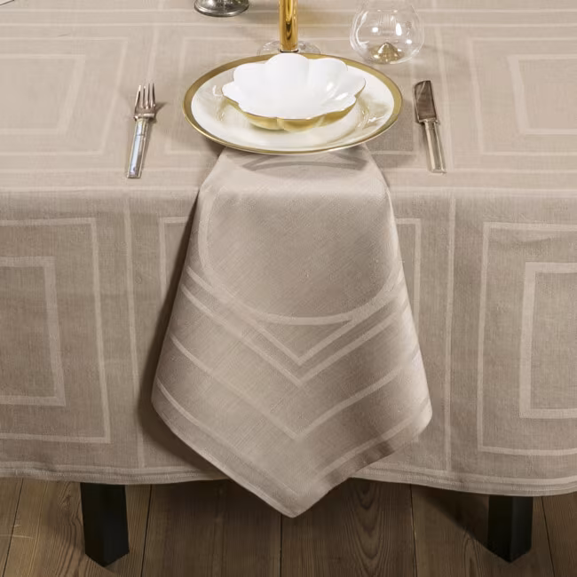 The house&#39;s linen napkin Klässbols Linneväveri Jacob Solgren Sand