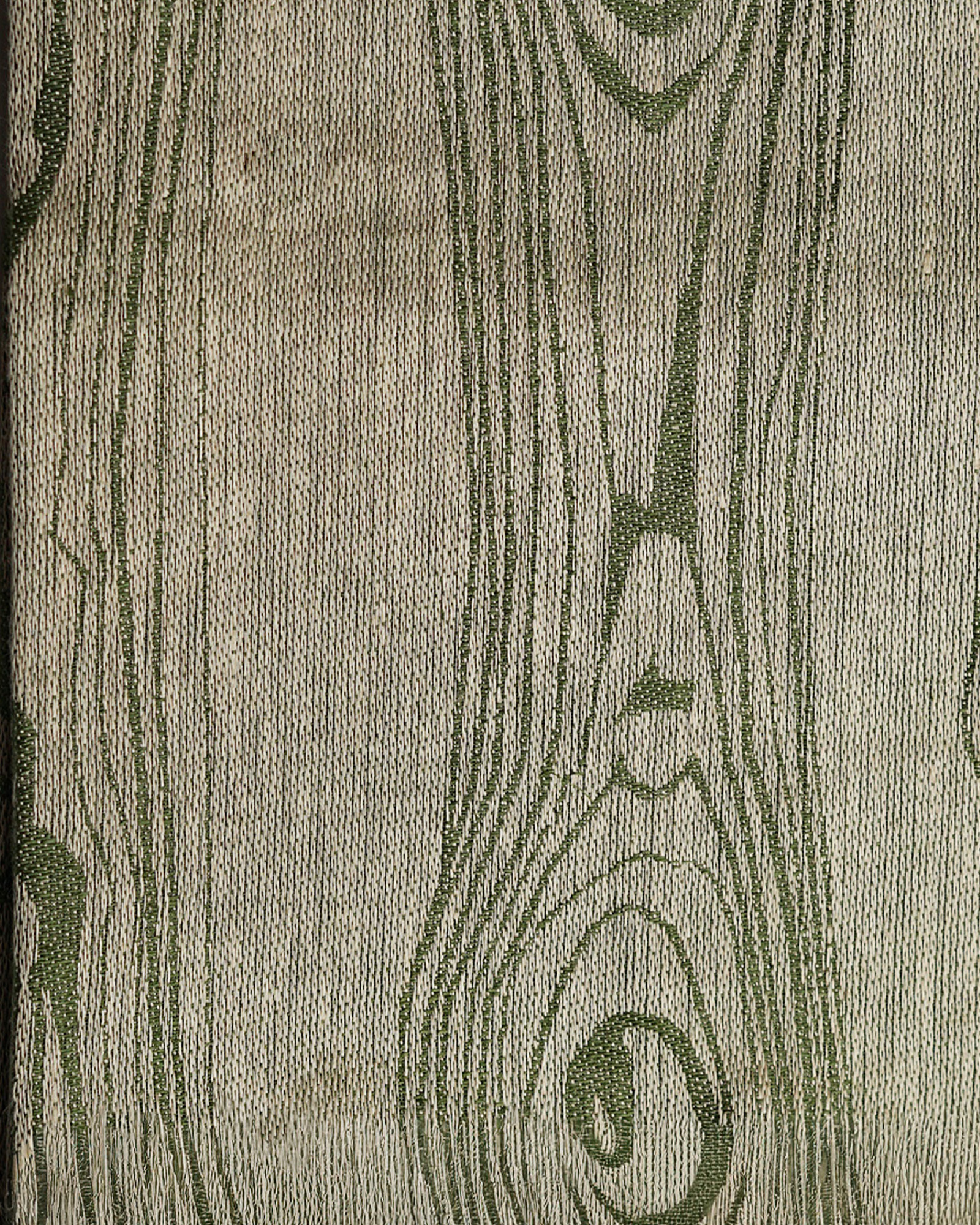 Närbild på Tilja sjumilaskog mossgrön/sand. Hanna Bredberg. Klässbolslinneväveri