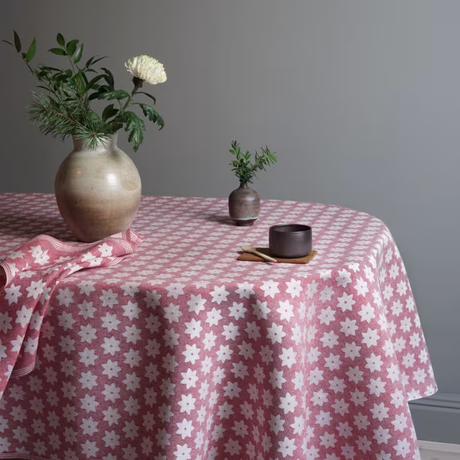 Titelbild-Wald-Stern-Leinwand-Rot-Klasse-Bols-Linnevaveri